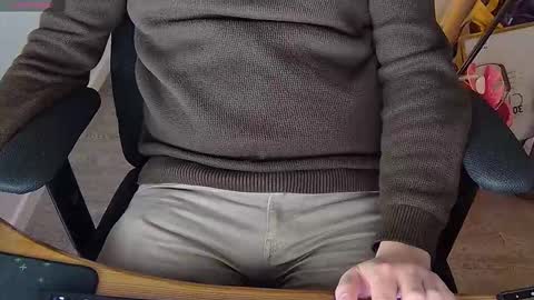 Snapshot of sneakybill82 chatting on January 5, 2026, 9:18 pm Sneakybill online show from January 5, 2026, 9:18 pm