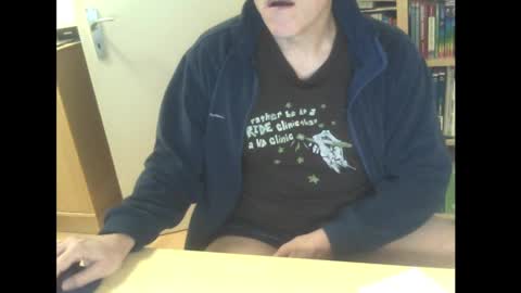 Snapshot of sneaxfreund chatting on January 12, 2025, 12:18 am sneaxfreund online show from January 12, 2025, 12:18 am