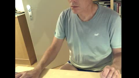 Snapshot of sneaxfreund chatting on October 12, 2025, 10:42 pm sneaxfreund online show from October 12, 2025, 10:42 pm