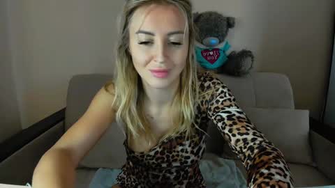 Snapshot of snezanablond chatting on January 31, 2025, 10:10 am Sneja online show from January 31, 2025, 10:10 am