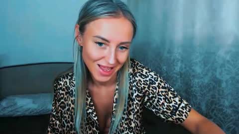 Snapshot of snezanablond chatting on February 7, 2026, 2:32 pm Sneja online show from February 7, 2026, 2:32 pm