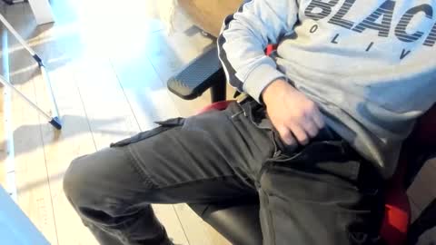 snip1977 online show from January 22, 2025, 2:14 pm