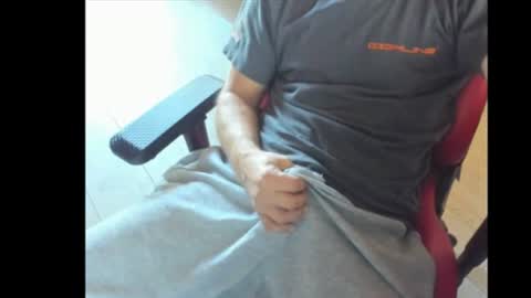 snip1977 online show from September 19, 2025, 10:49 am