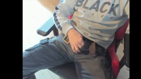 snip1977 online show from November 5, 2025, 9:20 am