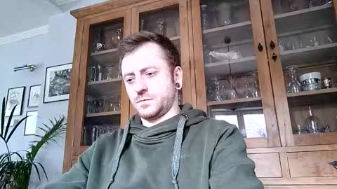 snoecks online show from March 1, 2026, 2:19 pm