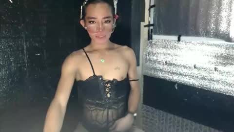 snoky_serna online show from May 5, 2026, 7:27 am