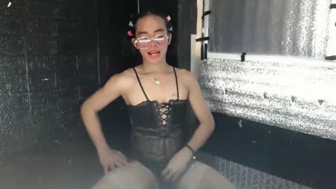 snoky_serna online show from May 18, 2026, 4:18 am