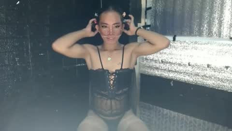 snoky_serna online show from May 20, 2026, 6:41 am