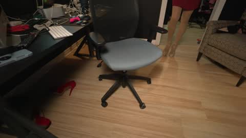 Snapshot of snookieq chatting on February 3, 2026, 4:23 pm MISS SISSY CHERI online show from February 3, 2026, 4:23 pm