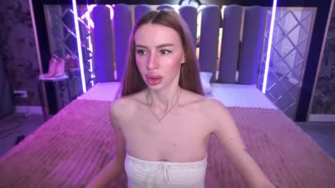 snow_whiteeex online show from May 9, 2026, 5:23 am