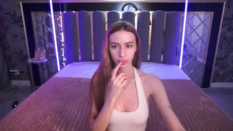 snow_whiteeex online show from May 11, 2026, 5:24 am