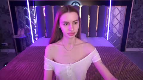 snow_whiteeex online show from May 15, 2026, 5:36 am