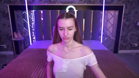 snow_whiteeex online show from May 16, 2026, 5:48 am
