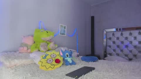 snowbabyxox online show from March 3, 2025, 6:12 pm