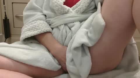 Snapshot of snowdrop2785 chatting on September 28, 2025, 4:56 pm Snow online show from September 28, 2025, 4:56 pm