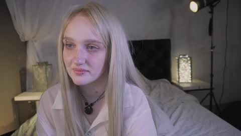 Ellie online show from May 22, 2026, 5:25 am