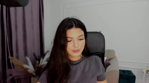 Snapshot of snowingwinter chatting on January 31, 2025, 1:54 am snowingwinter online show from January 31, 2025, 1:54 am