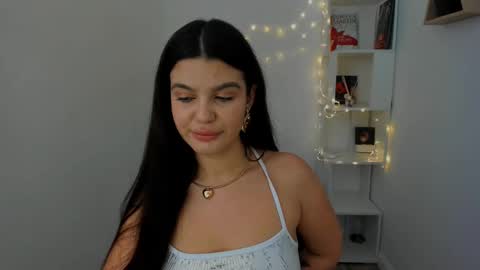 Snapshot of snowingwinter chatting on February 10, 2025, 1:35 am snowingwinter online show from February 10, 2025, 1:35 am