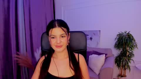 Snapshot of snowingwinter chatting on February 11, 2025, 12:06 am snowingwinter online show from February 11, 2025, 12:06 am