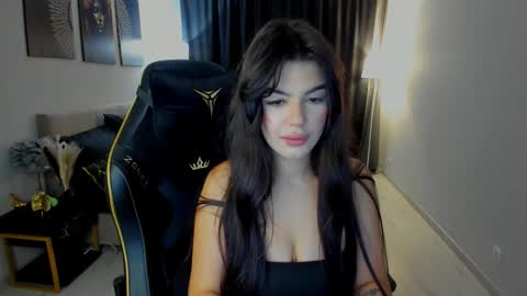 Snapshot of snowingwinter chatting on September 9, 2025, 7:46 pm snowingwinter online show from September 9, 2025, 7:46 pm