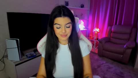 Snapshot of snowingwinter chatting on September 11, 2025, 3:28 am snowingwinter online show from September 11, 2025, 3:28 am