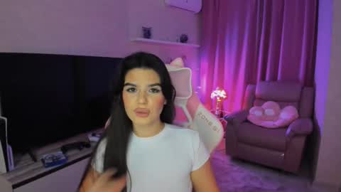 Snapshot of snowingwinter chatting on September 16, 2025, 7:37 pm snowingwinter online show from September 16, 2025, 7:37 pm