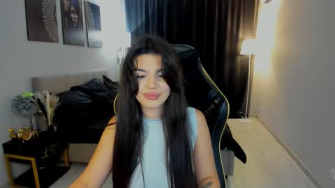 Snapshot of snowingwinter chatting on September 19, 2025, 11:33 am snowingwinter online show from September 19, 2025, 11:33 am