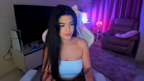 Snapshot of snowingwinter chatting on September 22, 2025, 8:00 pm snowingwinter online show from September 22, 2025, 8:00 pm