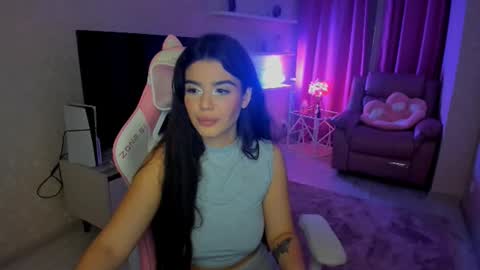 Snapshot of snowingwinter chatting on September 30, 2025, 6:13 pm snowingwinter online show from September 30, 2025, 6:13 pm