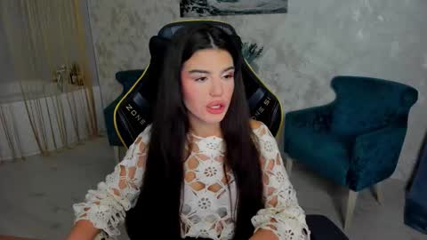 Snapshot of snowingwinter chatting on October 13, 2025, 7:36 pm snowingwinter online show from October 13, 2025, 7:36 pm