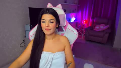 Snapshot of snowingwinter chatting on November 25, 2025, 11:05 pm snowingwinter online show from November 25, 2025, 11:05 pm