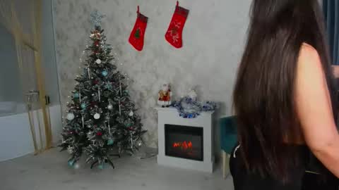 Snapshot of snowingwinter chatting on December 17, 2025, 7:31 pm snowingwinter online show from December 17, 2025, 7:31 pm