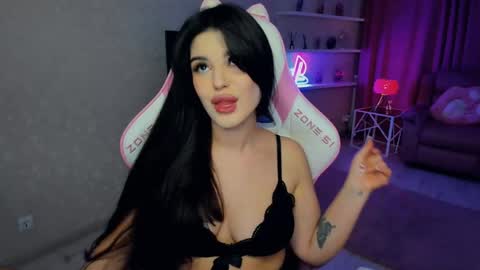 snowingwinter online show from May 7, 2026, 7:41 pm
