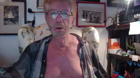 ImYourBitch online show from November 17, 2025, 6:41 am