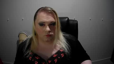 Pink  Pretty online show from June 1, 2026, 5:20 am