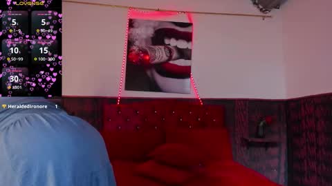 Snapshot of sobigcurvy44 chatting on December 16, 2025, 7:19 pm leidy online show from December 16, 2025, 7:19 pm