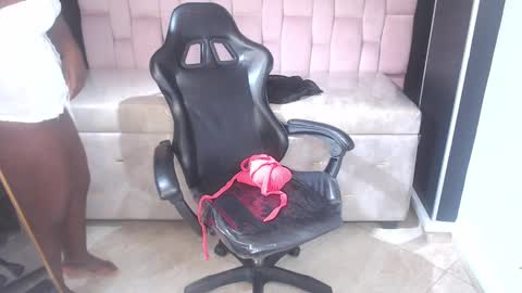 Snapshot of soffia_b chatting on September 23, 2025, 3:09 am soffia_b online show from September 23, 2025, 3:09 am