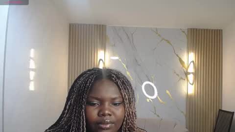 Snapshot of soffia_b chatting on October 5, 2025, 3:27 am soffia_b online show from October 5, 2025, 3:27 am