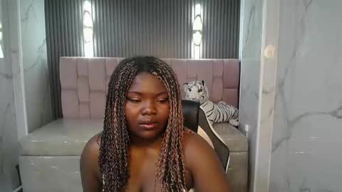 Snapshot of soffia_b chatting on October 11, 2025, 3:17 am soffia_b online show from October 11, 2025, 3:17 am
