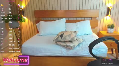 Snapshot of soffia_modre chatting on December 4, 2024, 9:07 am Help me achieve 100 thumbs up online show from December 4, 2024, 9:07 am