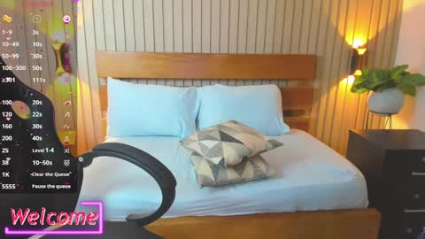 Snapshot of soffia_modre chatting on December 5, 2024, 8:55 am Help me achieve 100 thumbs up online show from December 5, 2024, 8:55 am