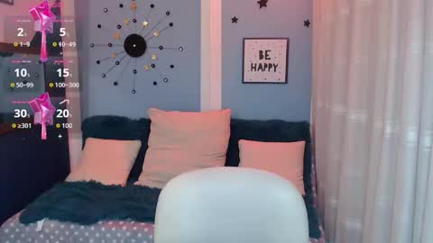 Sofi  Dreaanm online show from November 19, 2025, 10:43 pm