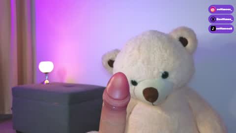 Snapshot of soffimoon_ chatting on December 5, 2024, 12:08 am IG Soffimoon I THANK YOU FOR LEAVING YOUR FOLLOW online show from December 5, 2024, 12:08 am