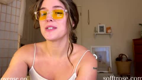 Snapshot of sofftrose chatting on January 5, 2025, 12:09 am Julia online show from January 5, 2025, 12:09 am