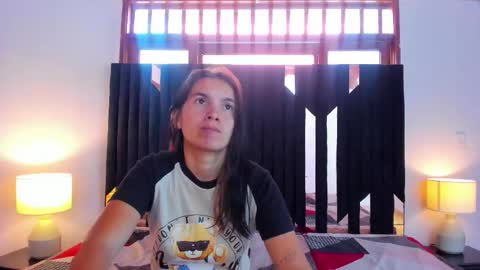 soffy and mia online show from October 15, 2025, 12:05 pm