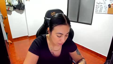 Evainked online show from September 12, 2025, 3:39 am