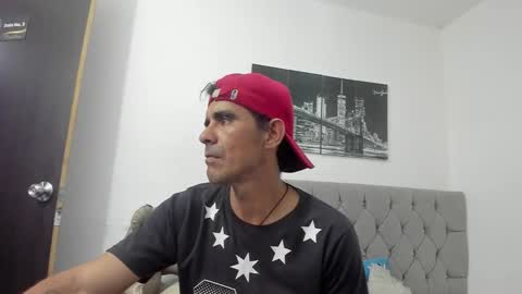 Snapshot of sofi_and_santy chatting on March 1, 2026, 11:18 pm SOFI AND SANTY online show from March 1, 2026, 11:18 pm