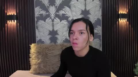 Snapshot of sofi_lassa_ chatting on December 14, 2025, 4:45 pm SOFIA online show from December 14, 2025, 4:45 pm