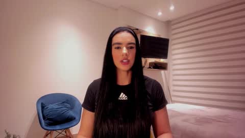 Sofi Saenzz  online show from November 8, 2025, 12:44 am