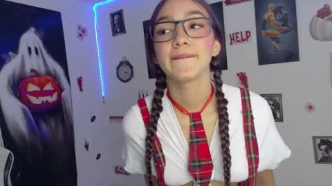 Snapshot of sofia_arango1107 chatting on October 13, 2025, 7:03 pm sofia_arango1107 online show from October 13, 2025, 7:03 pm